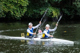 29. Meilenregatta der SG Lauenhain: Gastgeber landen in der Mannschaftswertung weit vorn - Fabian Oetzel und Timon Fellmer, hier im K2 der Schüler über zwei Meilen, trugen dazu bei, dass die SG Lauenhain am Ende Platz 2 in der Mannschaftswertung belegte.