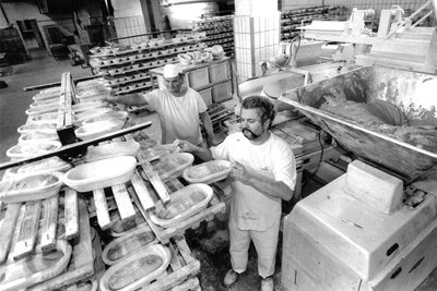 Zu DDR-Zeiten war der Standort des VEB Großbäckerei Union an der Kalkstraße. 1997 wurde der Grundstein für den neuen Standort im Gewerbegebiet an der Mauersbergerstraße gelegt.