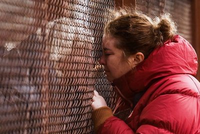 Greifbare Hässlichkeit Putinscher Realität: Ukrainische Flüchtlinge an der polnischen Grenze.