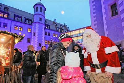 Auf Schloss Osterstein lockt ab nächsten Freitag nach zweimaliger pandemiebedingter Pause wieder ein weihnachtlicher Markt.