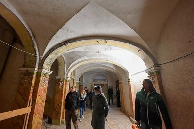 Die Haupthalle soll wie viele andere Teile des fast 130 Jahre alten Komplexes denkmalgerecht saniert werden.