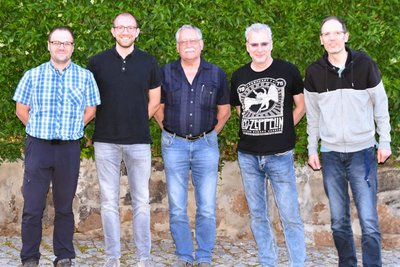 Der neue Vorstand v.l.n.r.: Sportwart Thomas Schreiter, Vorsitzender Toni Krauß, Vorsitz Kreisschiedsgericht Achim Nestler, Finanzwart Mike Bergelt, Pressewart Thomas Lesch. Es fehlt die Jugendwartin Sabine Gerber.