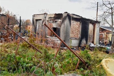 Eine der drei Lauben, die jüngst durch den Brand in Limbach-Oberfrohna zerstört wurden. 