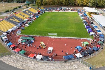Fast 200 Firmen haben sich am Donnerstag bei der größten vogtländischen Ausbildungsmesse im Vogtlandstadion präsentiert. Zeitweise gab es kaum ein Durchkommen. So groß war der Andrang.