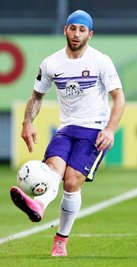 Am Dienstagabend in Mainz lief Calogero Rizzuto mit Verband auf, nachdem er sich gegen Cottbus eine Wunde am Kopf zuzog.