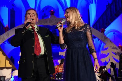 Ein Bild aus vergangenen Zeiten: Weihnachtskonzert mit Eberhard und Stefanie Hertel in der St. Jakobikirche in Oelsnitz im Jahr 2018.