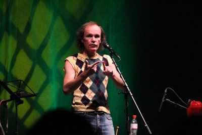Natürlich auch in Chemnitz im Pullunder: Olaf Schubert.