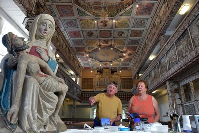 Brunhild und Christian Rüger engagieren sich in der Burkersdorfer Kirche und haben den Kontakt zu den Restauratoren hergestellt.