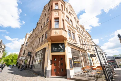 Das bekannte Gebäude an der Ecke Herren-/Rathausstraße soll so schnell wie möglich wieder eine Gaststätte werden.
