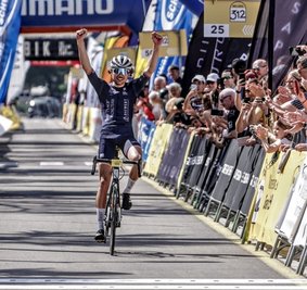 Eigentlich hatten die Organisatoren des Radrennens Grand Fondo Mallorca erst zehn Minuten später mit dem ersten Fahrer im Ziel gerechnet - doch Anton Albrecht fuhr schon deutlich früher über die Linie. 