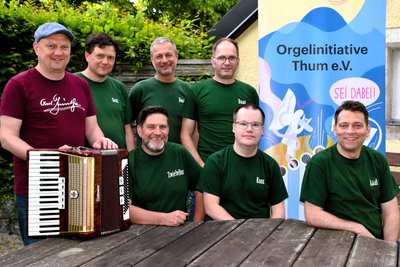 „De Hutzenbrüder“ treten erstmals vor Publikum auf – und das zugunsten der neuen Thumer Orgel.
