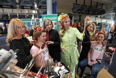 Bei der Messe "Beruf und Bildung am Sachsenring" hatten sich im Vorjahr auch Handwerksbetriebe vorgestellt. Am kommenden Wochenende entfällt die Messe, sie soll im Herbst nachgeholt werden.