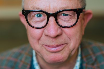 Kommt mit Witz und Biss durchs Leben: Gerd Harry Lybke aus Leipzig, einer der bedeutendsten Galeristen Deutschlands.