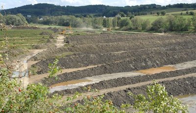 Erst etwa 17 Prozent der Schlamm- und Kiesablagerungen in der Vorsperre Dobeneck der Talsperre Pirk sind beräumt. 