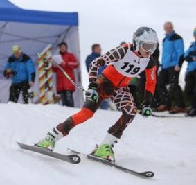 Ab sofort können sich wieder Wintersportbegeisterte, wie dieser Teilnehmer des Jugend-Riesenslaloms des vergangenen Winters, auf dem Skihang Rosts Wiesen tummeln.