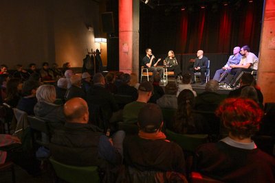Die Diskussion im Weltecho stieß auf breites Interesse und zog vor allem Menschen an, die gegen eine Aufrüstung der Bundeswehr sind.