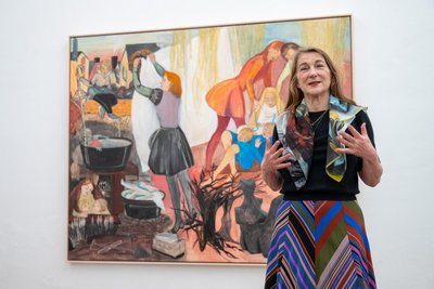 Rosa Loy in ihrer Ausstellung „Verweile doch“ im vergangenen Jahr in der Galerie Kleindienst auf dem Leipziger Spinnerei-Gelände.
