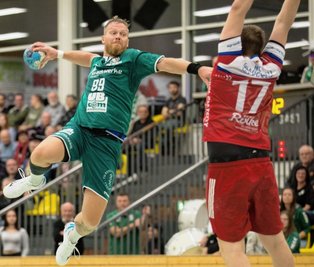 Der Freiberger Alexander Matschos, der nach der vergangenen Saison das Traineramt bei der HSG abgab, unterstützt das Team wieder auf dem Spielfeld. Gegen Glauchau/Meerane gelangen ihm vier Treffer.