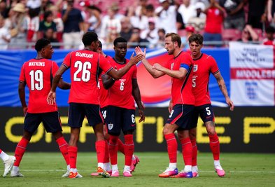 Harry Kane (2.v.r.) erzielte den Führungstreffer für England.