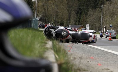 Der 56-jährige Biker war laut Polizei sofort tot. 