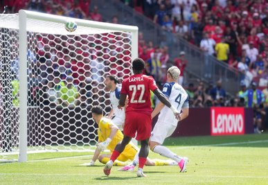 Bosniens Defensive hielt lange Stand. 