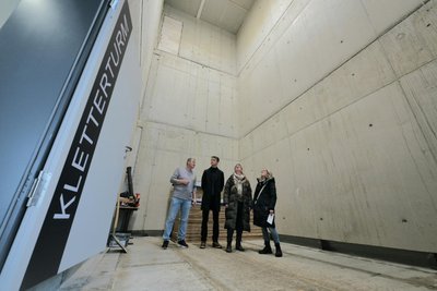 Sahen auf der Kletterturmfläche noch nichts: Besucher beim Tag des offenen Sportforums.