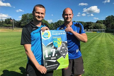 Freuen sich auf das Spiel am Samstag: Die Kottengrüner Fußballer und Gladbach-Fans Sandy Trippner (l.) und Andreas Killian (r.). 