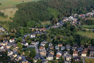 Im Zuge des Kanalbaus kommt es im nächsten Jahr erneut zur Vollsperrung der Oberen Dorfstraße in Rödlitz.