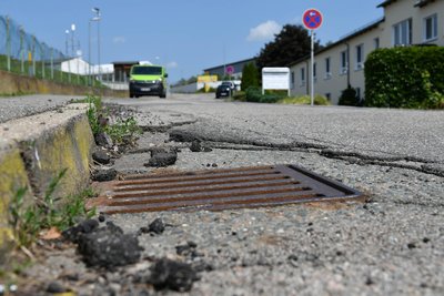 Die Rochlitzer Straße in Lunzenau befindet sich in einem schlechten Zustand.
