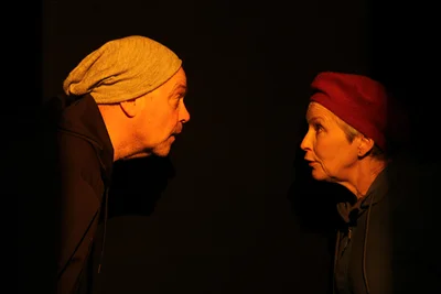Andreas Unglaub und Anna Silke Röder kämpfen als Jakob und Marie in dem Schauspiel "Königskinder" für ihre Liebe.  