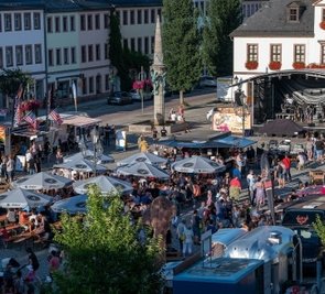 Köstlichkeiten aus aller Welt: Hunderte Besucher zog das Festival 2021 an. 
