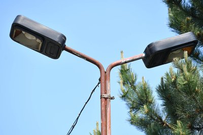 Auch ein Teil der Straßenbeleuchtung muss erneuert werden.