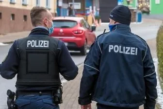 2G: Im Kreis kontrollieren jetzt drei Teams - Die Polizei unterstützt den Erzgebirgskreis bei den 2G-Kontrollen.