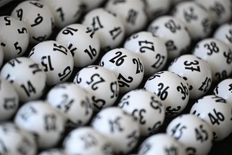 3,6 Millionen Euro: Lotto-Millionär aus Mittelsachsen feiert Gewinn etwas später - Ein Mittelsachse hat knapp 3,6 Millionen Euro gewonnen (Symboldbild).