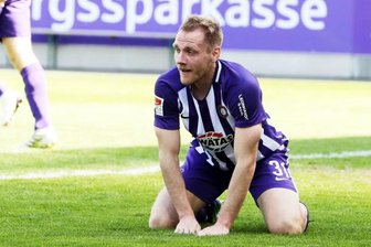 3:8! FC Erzgebirge Aue geht zuhause gegen Paderborn unter - Ben Zolinski und seine Auer Mannschaftskameraden erlebten einen bitteren Sonntag gegen Paderborn. 