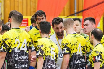 3. Handball-Liga: Oberlosa gastiert im Pantherkäfig - Oberlosa-Coach Ladislav Brykner (Mitte) will mit seinem Team endlich wieder punkten.