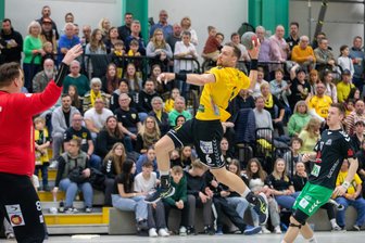 3. Handball-Liga: Rollen beim Duell Aue gegen Oberlosa klar verteilt - Nicht nur für Kevin Roch (am Ball) ist das Spiel in Aue ein ganz besonderes.