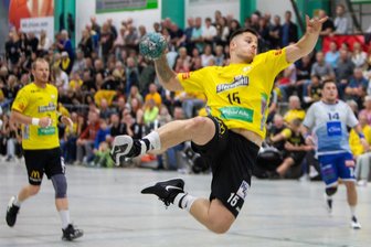 3. Handball-Liga: SV 04 Oberlosa spielt erneut auswärts - Florian Wokan (am Ball) wird in den Kader der Oberlosaer zurückkehren.