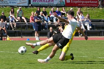 3 Tore, 5 Assists: Freiberger Fußballer demontiert Marienberg fast im Alleingang - BSC-Sturm-Rakete Lucas René Hanitsch schraubte seine Saisonbilanz auf 16 Treffer nach oben.