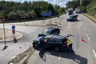 30.000 Euro Schaden: Unfall an der Auffahrt zur A 4 in Hainichen - Der Unfall ereignete sich am Montagnachmittag an der Auffahrt zur A 4 in Hainichen.