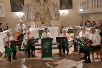 30. Carlsfelder Bandonionfestival begeistert Publikum - Das Publikum begeistert hat auch das Bandonionorchester Dresden.