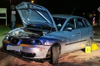 30-Jähriger kollidiert mit Fußgängerinsel -