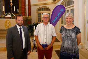 30-Jahr-Feier mit Bauchschmerzen - Die heutige Geschäftsführung mit Andreas Seidel (li.) und Gabriele Floßmann sowie der frühere Geschäftsführer Peter Sellien.