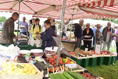 Besonders begehrt war bei den Besuchern frisches Obst und Gemüse.