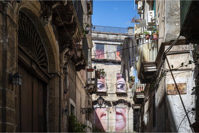 Eine Gasse in Tarent, Italien. In der Stadt wurde der angebliche Geschäftsführer verhaftet.
