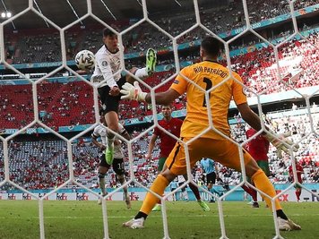             Kai Havertz ist jetzt der jüngste deutsche Torschütze bei einer EM: Beim Tor gegen Portugal war er 22 Jahre und 8 Tage alt.
