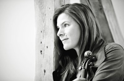 Elisabeth Kufferath ist am Freitagabend mit einem selten gespielten Violinkonzert im Vogtlandtheater zu erleben.