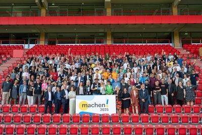 Wettbewerb machen! 2025; Deutsche Stiftung für Engagement und Ehrenamt; Die Preisträger in Berlin.