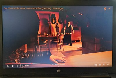 Eine Filmszene aus dem Film „Der Wirt und der Gast“, gedreht in Augustusburg.