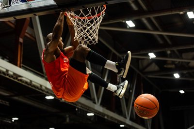 DEANDRE LANSDOWNE: Besonders im letzten Viertel großer Faktor bei der Aufholjagd. In der funktionierenden Rotation mit den aus dem Vorjahr verbliebenen Mitspielern Uguak, Garrett und Richter sowie dem starken Bailey brachte er den Ball, hatte am Ende neun Assists und machte kurz nach dem Seitenwechsel ganz wichtige Punkte. Note: 1.